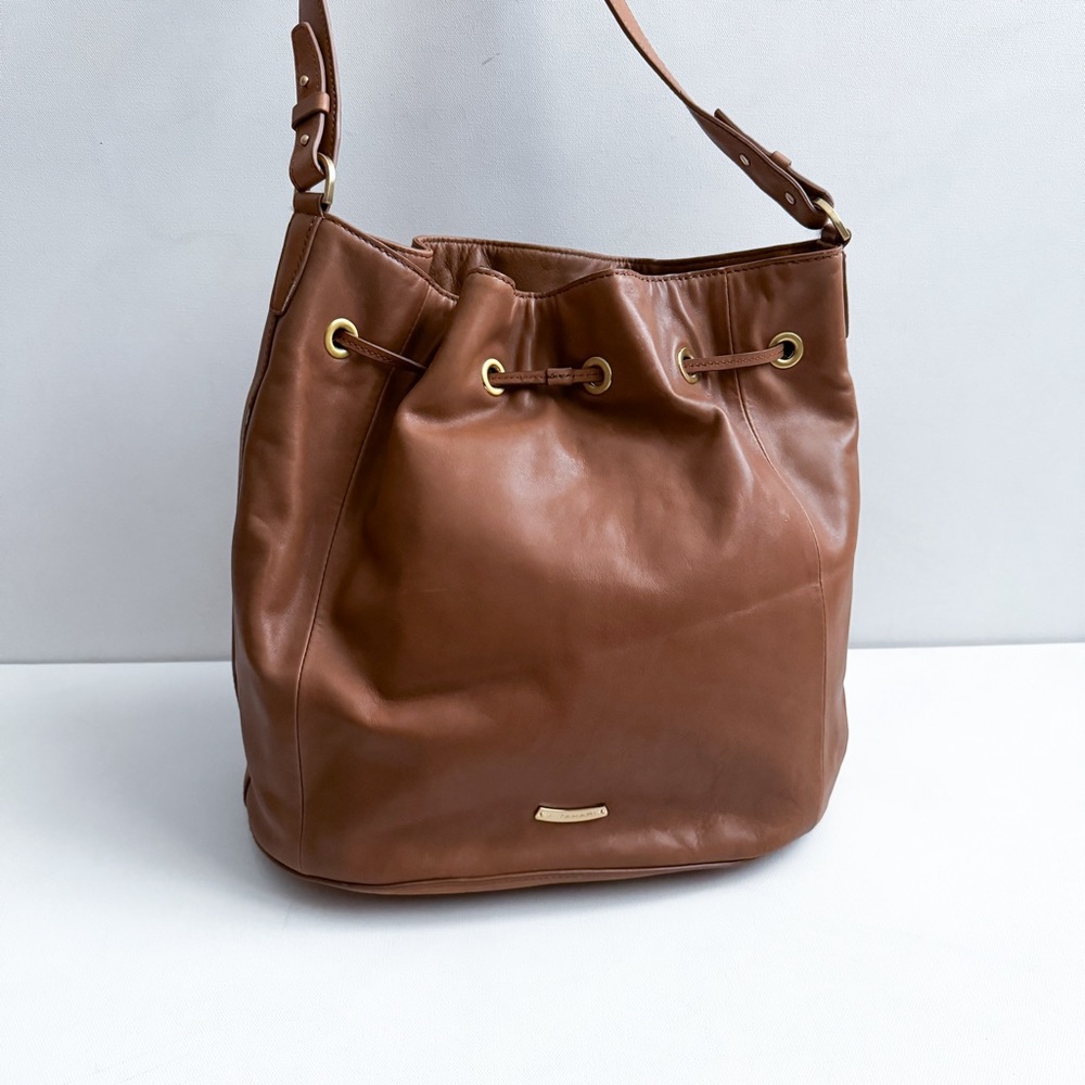 T Tahari Tan Leather Drawstring Hobo Bucket Bag With Dust Bag - Picture 6 of 10
